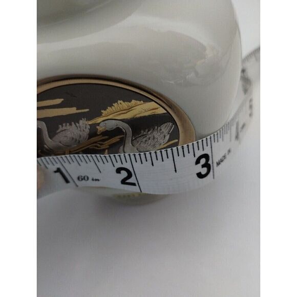 Elegant White Ceramic Ginger Jar w/‎ 24K Gold Trim & Swan Medallion Decorative - Picture 7 of 10